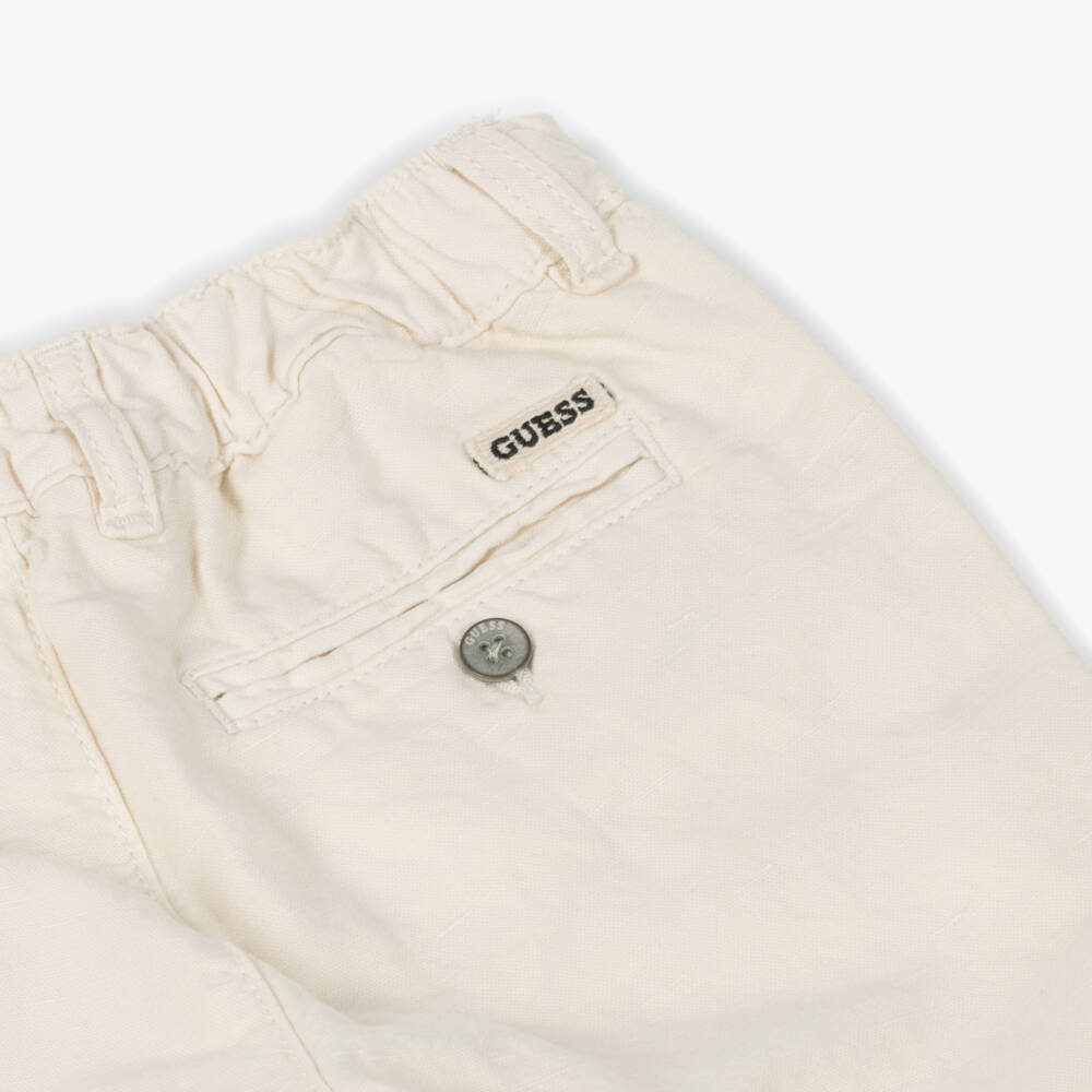Guess-شورت أولاد من الكتان والقطن بلون رملي | Childrensalon Outlet
