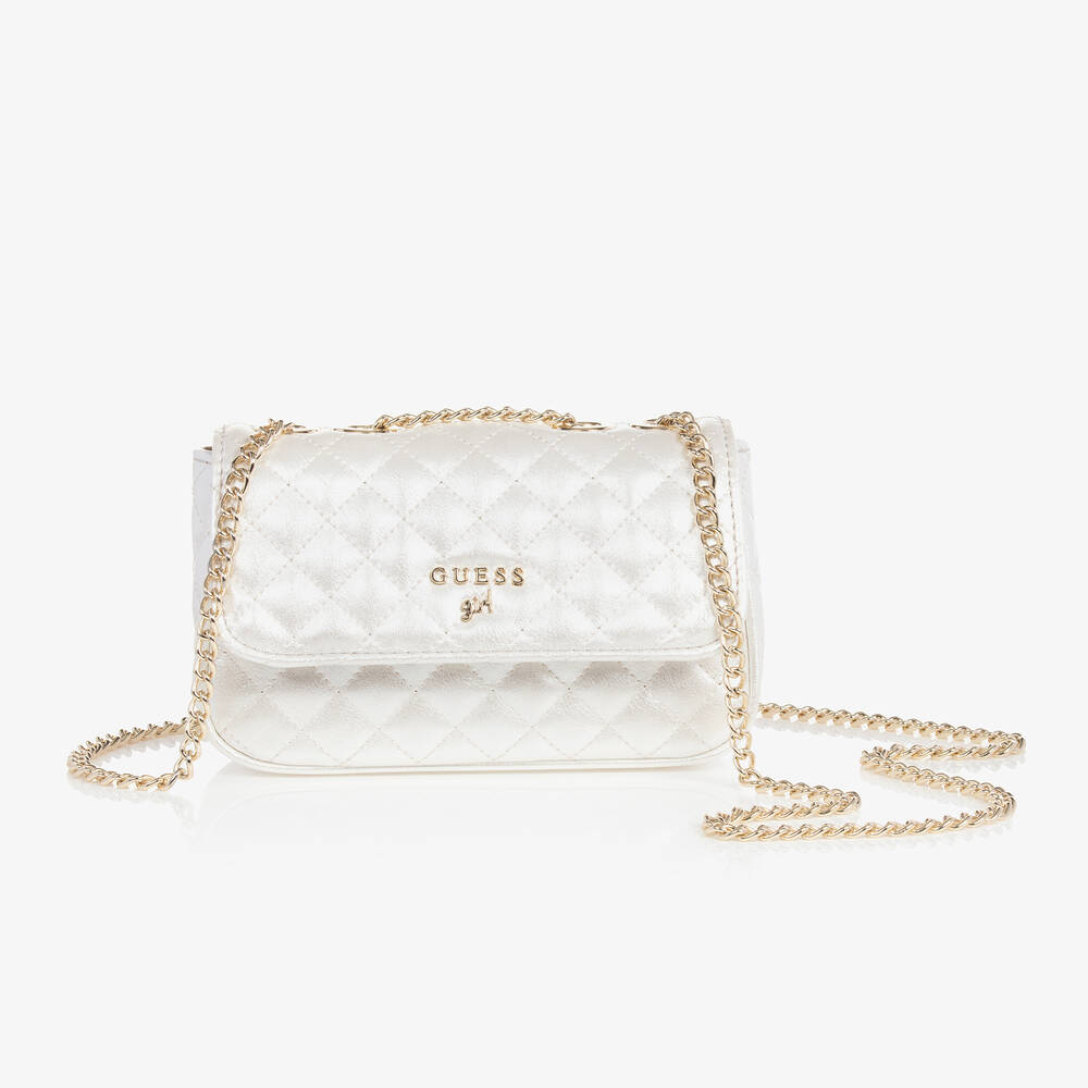 Chanel guess shop