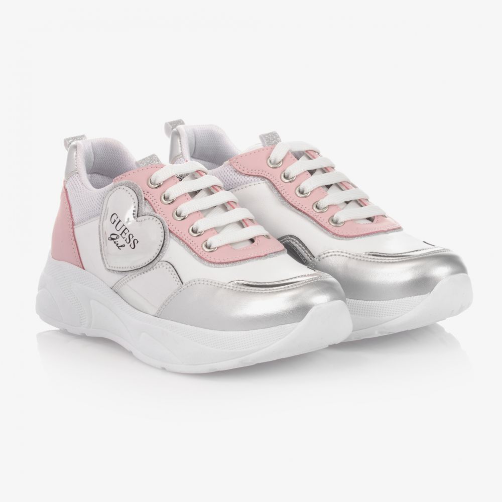 Guess - Teen Sneakers in Weiß und Rosa | Childrensalon