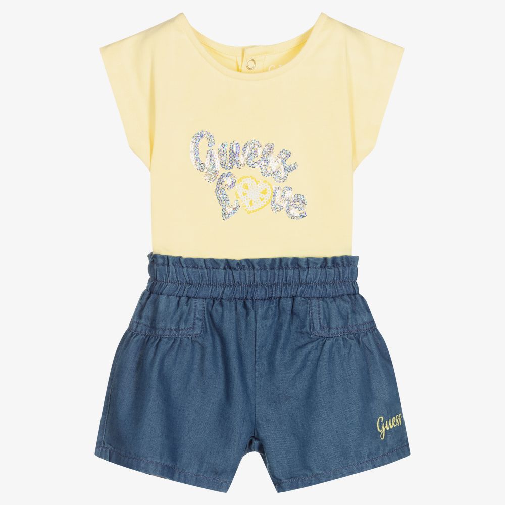 Guess - Желтая футболка и синие шорты для малышей | Childrensalon