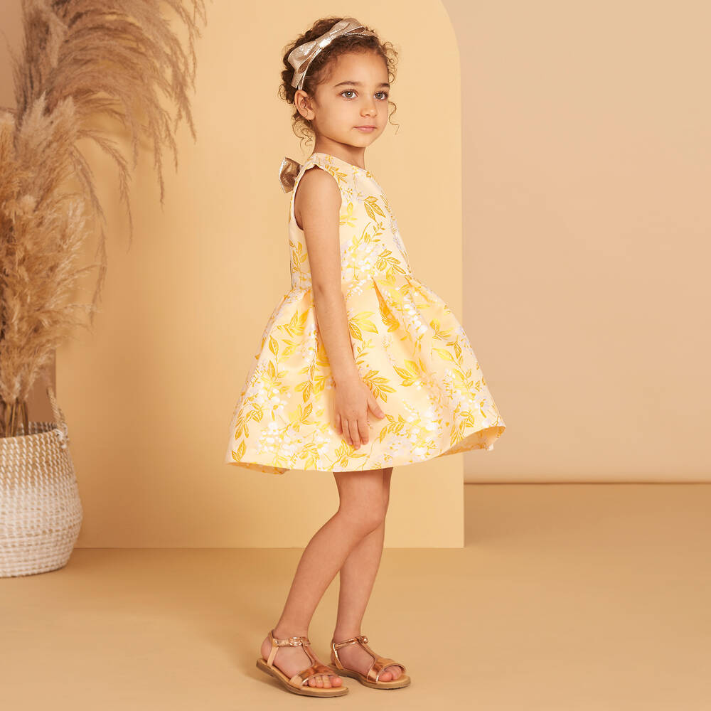 Hucklebones London-فستان جاكارد لون أصفر بطبعة ورود | Childrensalon Outlet