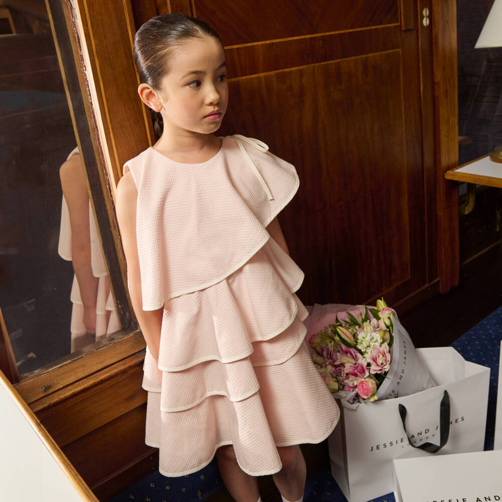 Jessie and James London-فستان وردي غير متماثل للبنات مع كشكشات | Childrensalon Outlet