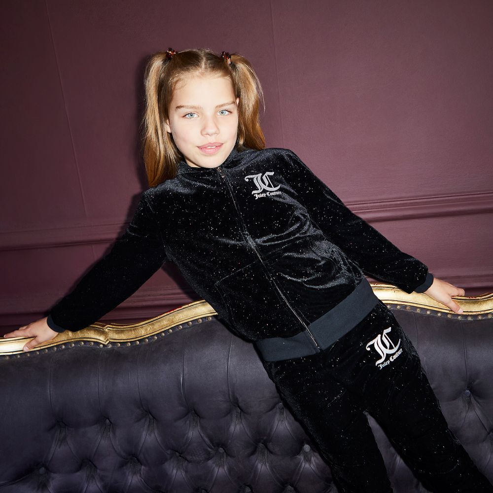 https://www.childrensalonoutlet.com/media/catalog/product/cache/0/image/1000x1000/9df78eab33525d08d6e5fb8d27136e95/j/u/juicy-couture-girls-black-velour-joggers-417588-d1eb9e03ac8b4c93e7db4f9e7a2df91e7f9620fc-outfit.jpg