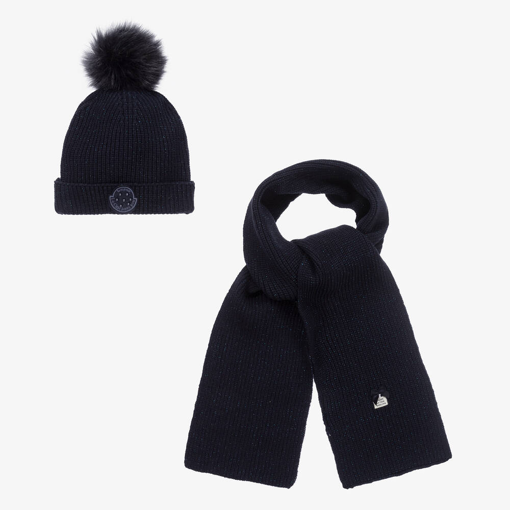 girls black hat and scarf