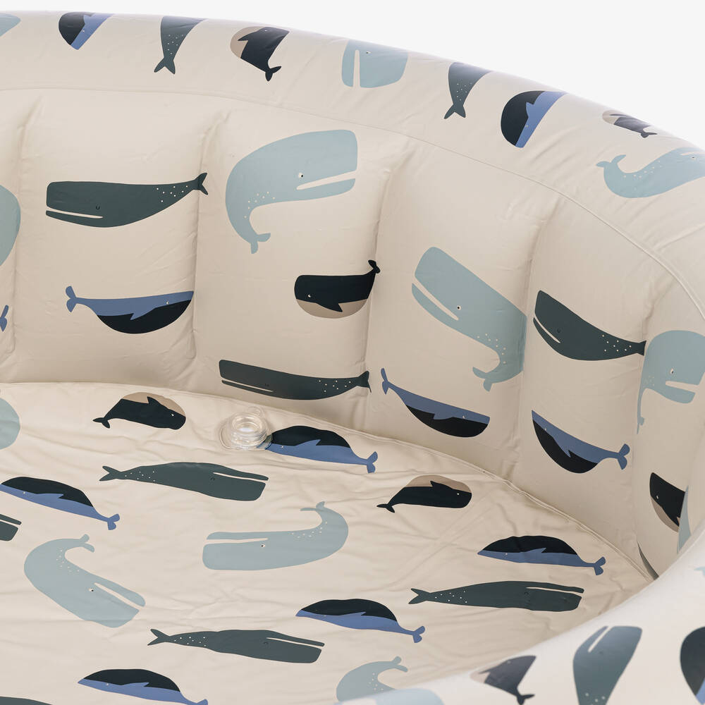 Liewood-حوض سباحة قابل للنفخ بطبعة الحوت الأزرق لون بيج (140 سم) | Childrensalon Outlet