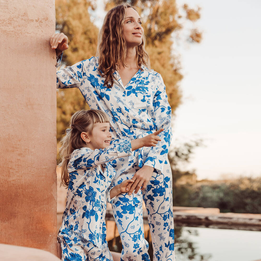 ليتل يولك-بيجاما حرير لون أبيض وأزرق للبنات | Childrensalon Outlet