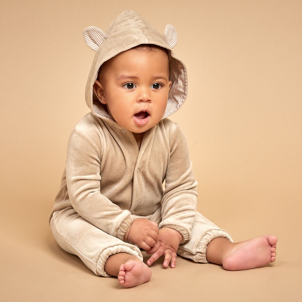 Baby cache chantal new arrivals