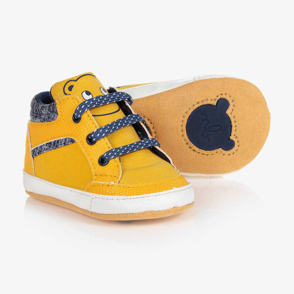 Mayoral Newborn - حذاء جلد صناعي لون أصفر لمرحلة قبل المشي | Childrensalon