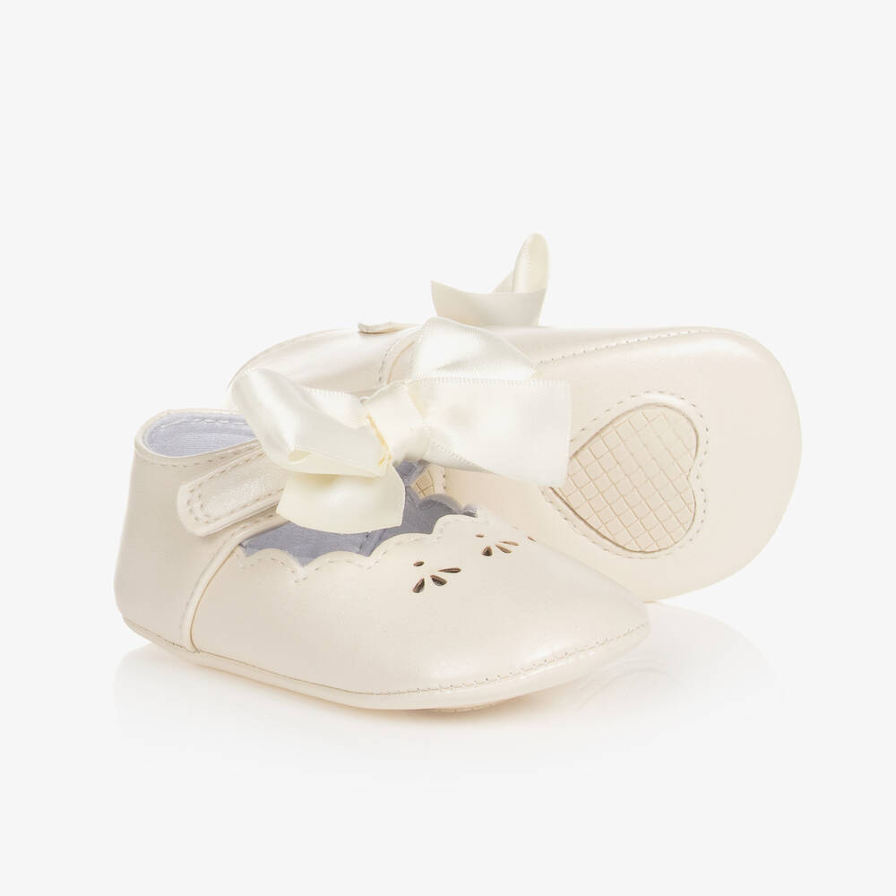 Pre walking shoes for baby girl outlet