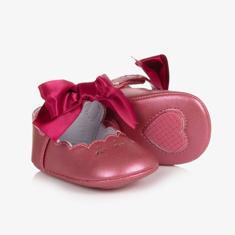 Mayoral - حذاء جلد صناعي لون زهري لمرحلة قبل المشي للمولودات | Childrensalon