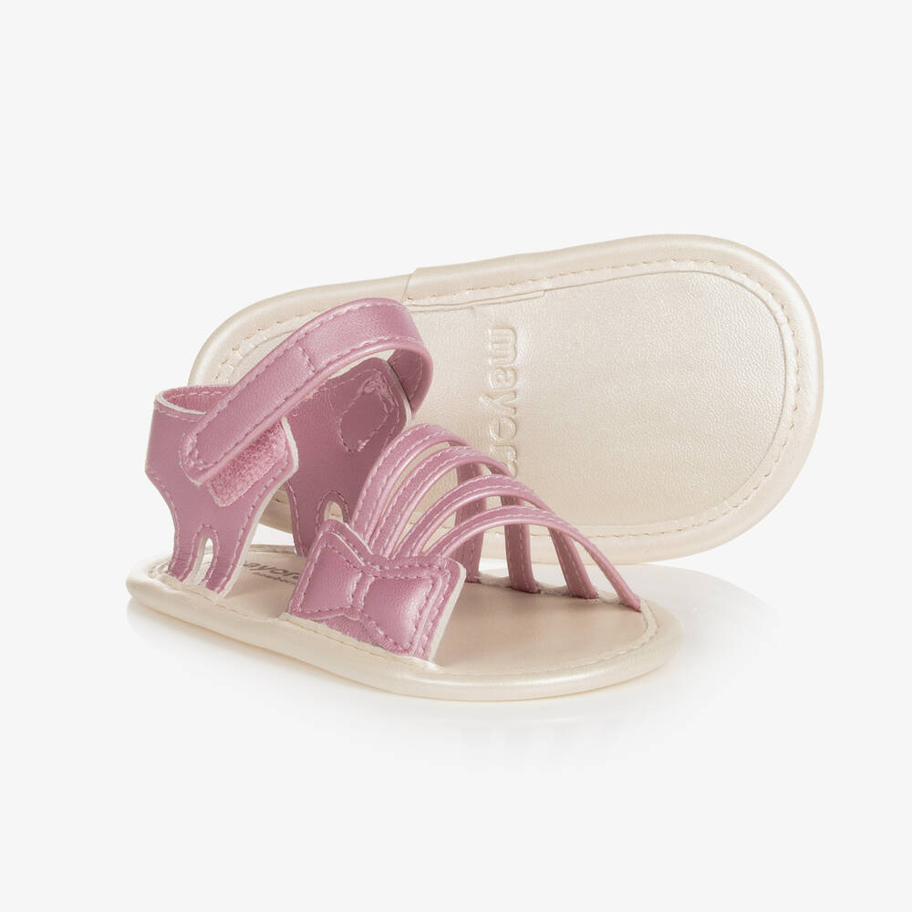Mayoral - Розовые сандалии-пинетки для девочек | Childrensalon