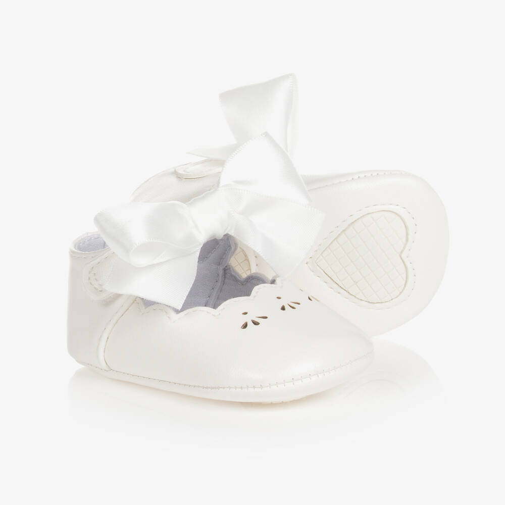 Mayoral - حذاء لون أبيض لمرحلة قبل المشي للمولودات | Childrensalon