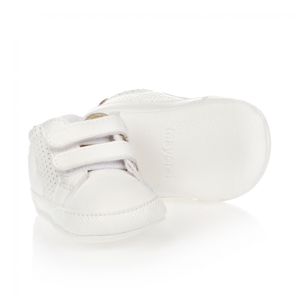 Mayoral Newborn - ترينرز جلد صناعي لون أبيض للمولودات  | Childrensalon