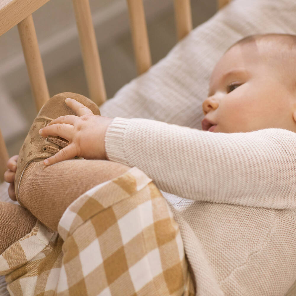 Mayoral Для новорожденных-Бежевые пинетки со звездами | Childrensalon Outlet