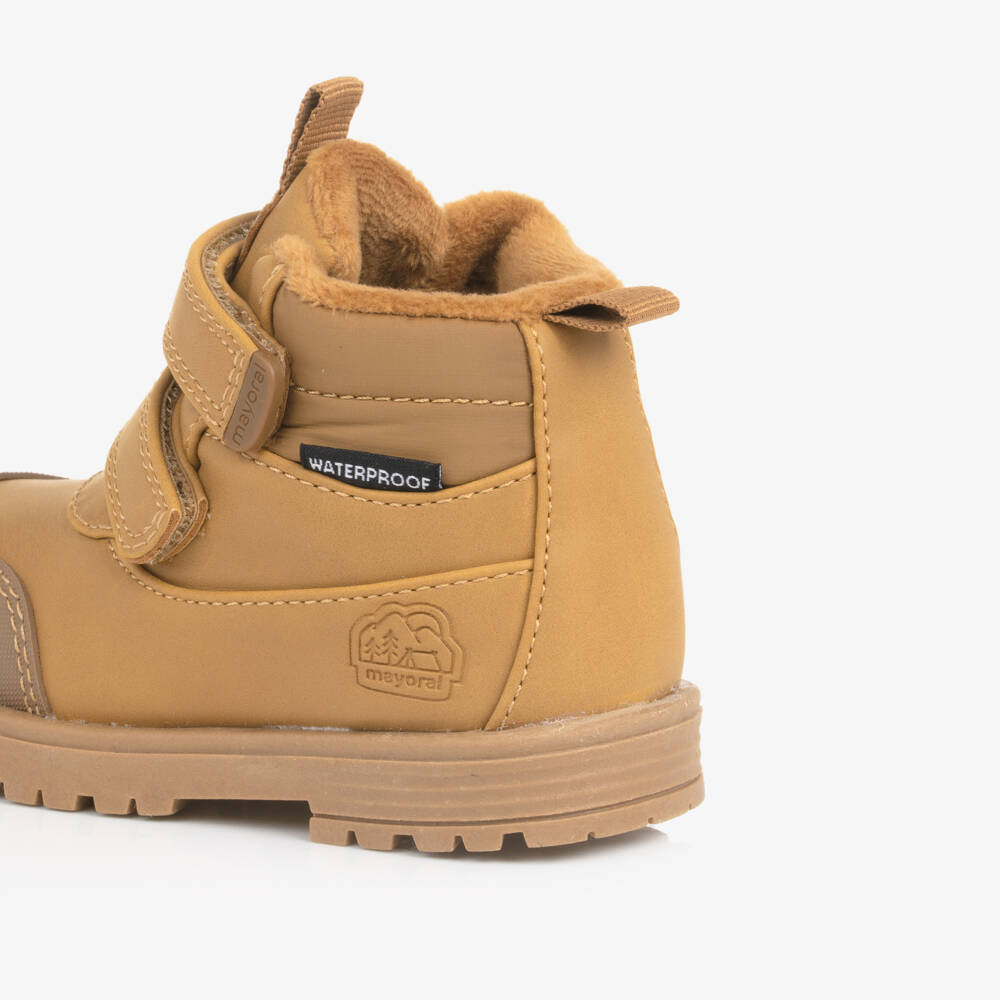 مايورال-بوت بشريط لاصق واقي من الماء لون بني | Childrensalon Outlet