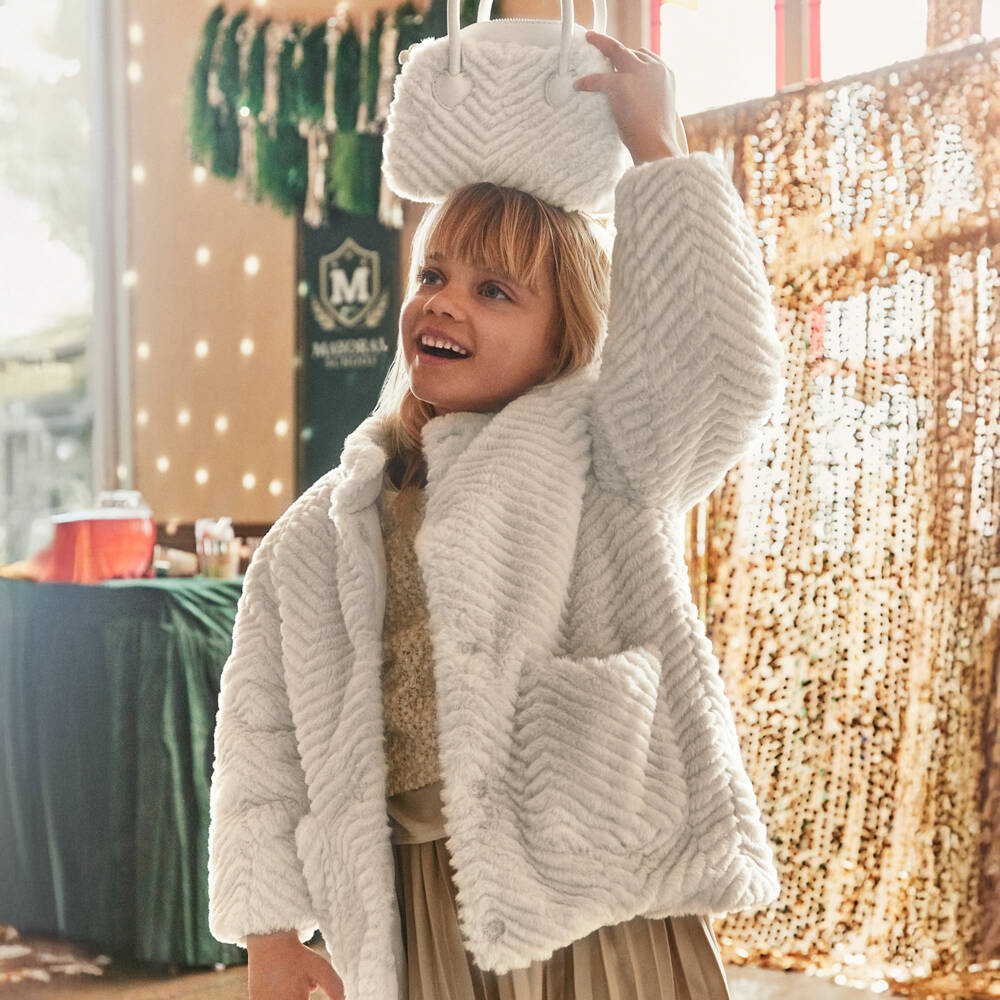Mayoral-Кремовая шубка с узором "елочка" для девочек | Childrensalon Outlet