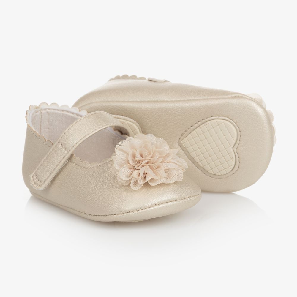 Mayoral Newborn - Goldfarbene Krabbelschuhe für Mädchen | Childrensalon