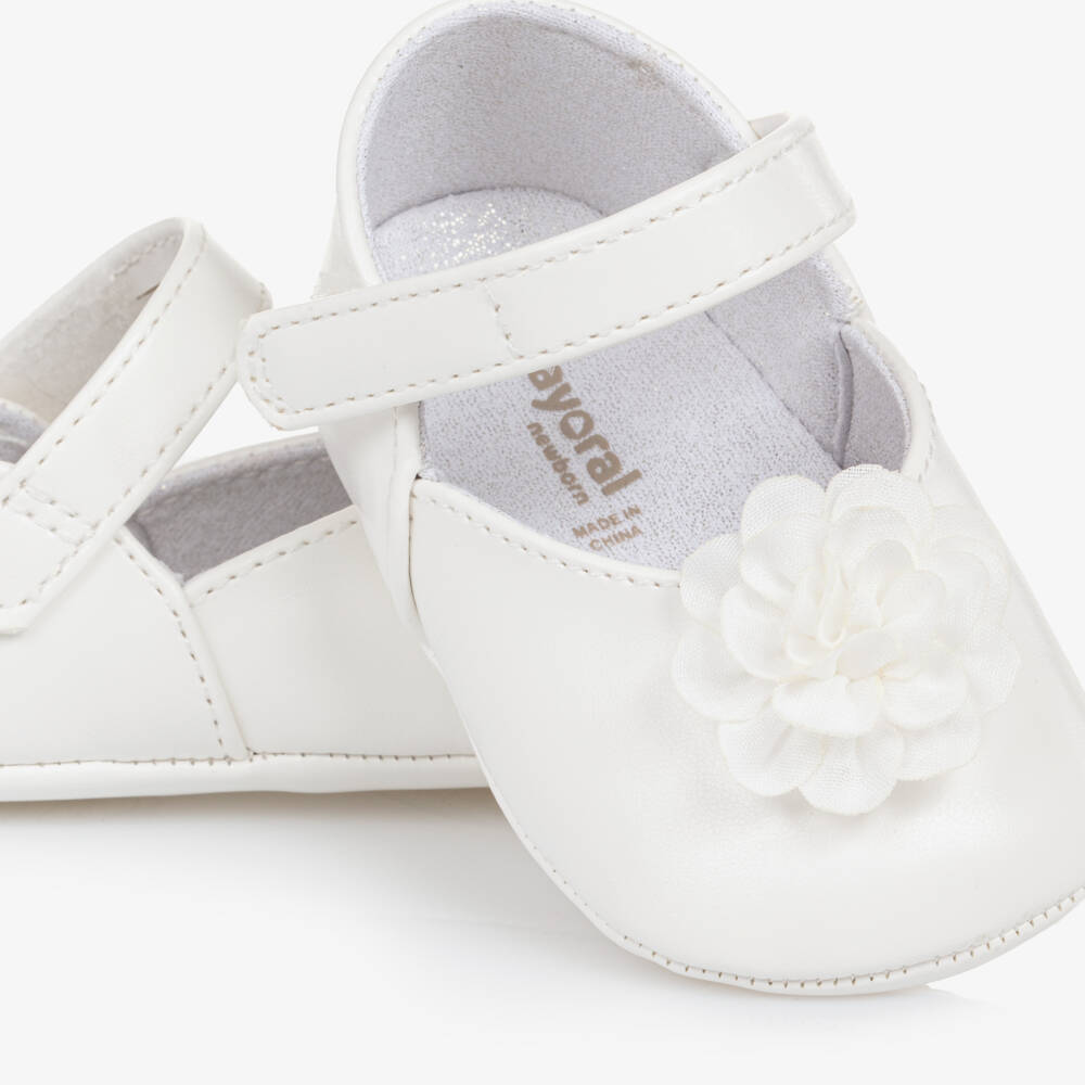 Mayoral Newborn-Girls White Blossom First Steps Shoes | Childrensalon Outlet