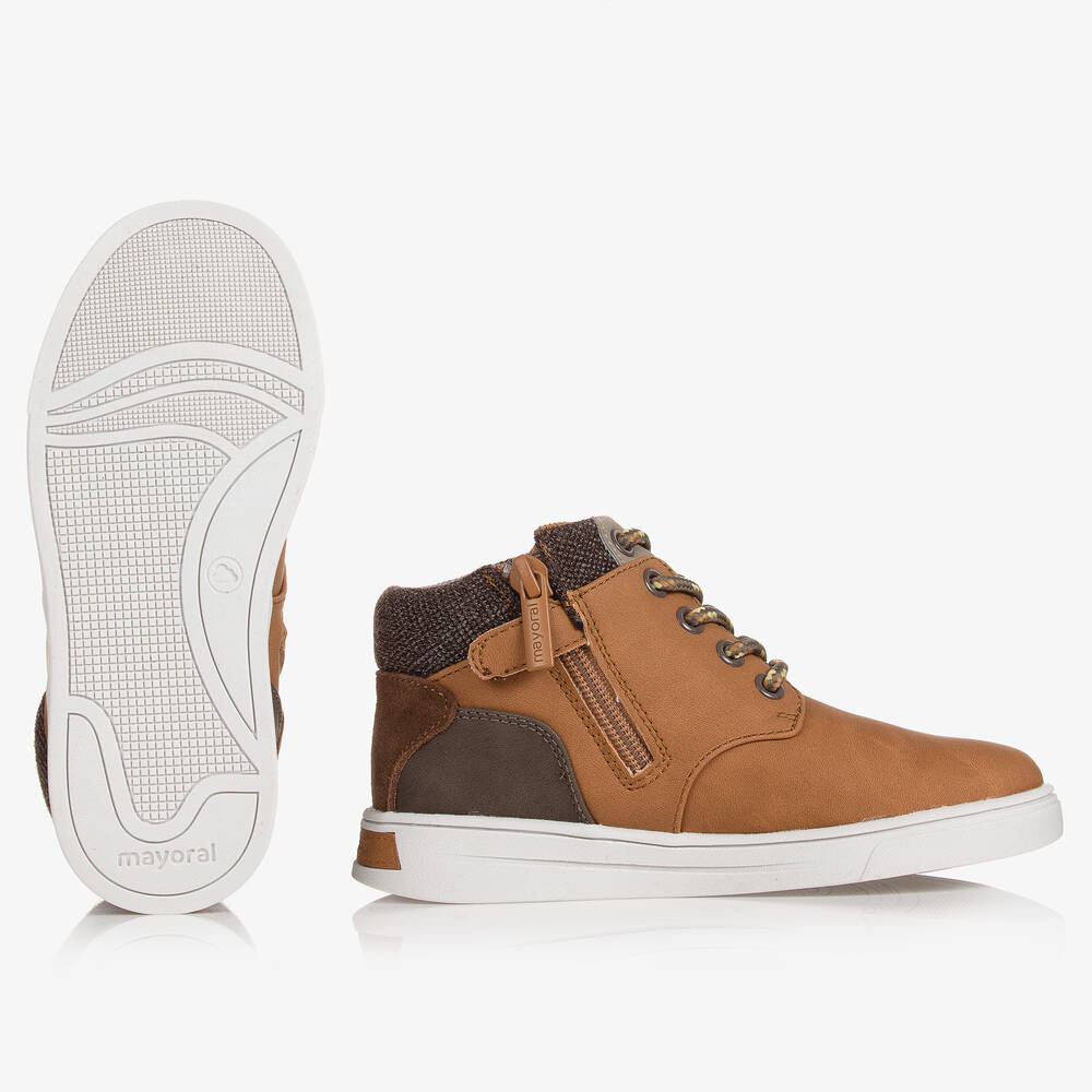 younger boys football boots