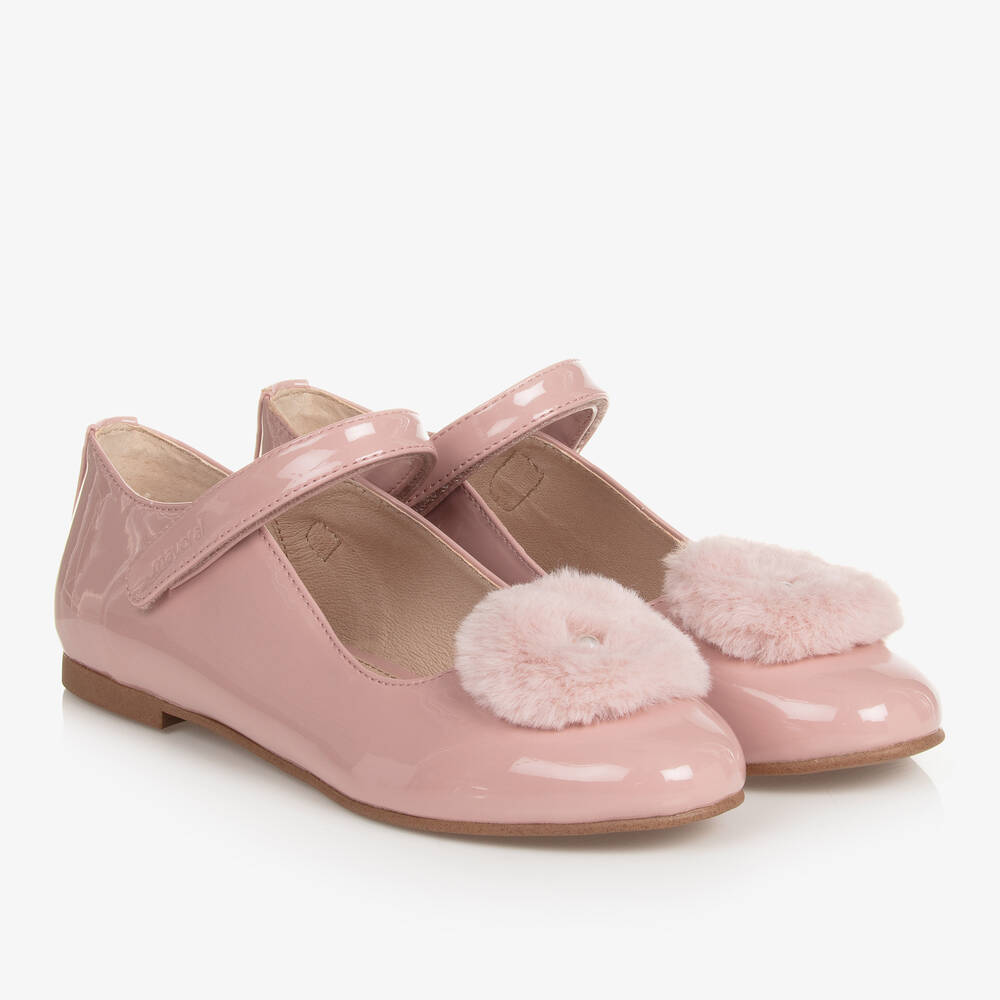 Mayoral - Розовые лакированные туфли с помпонами | Childrensalon