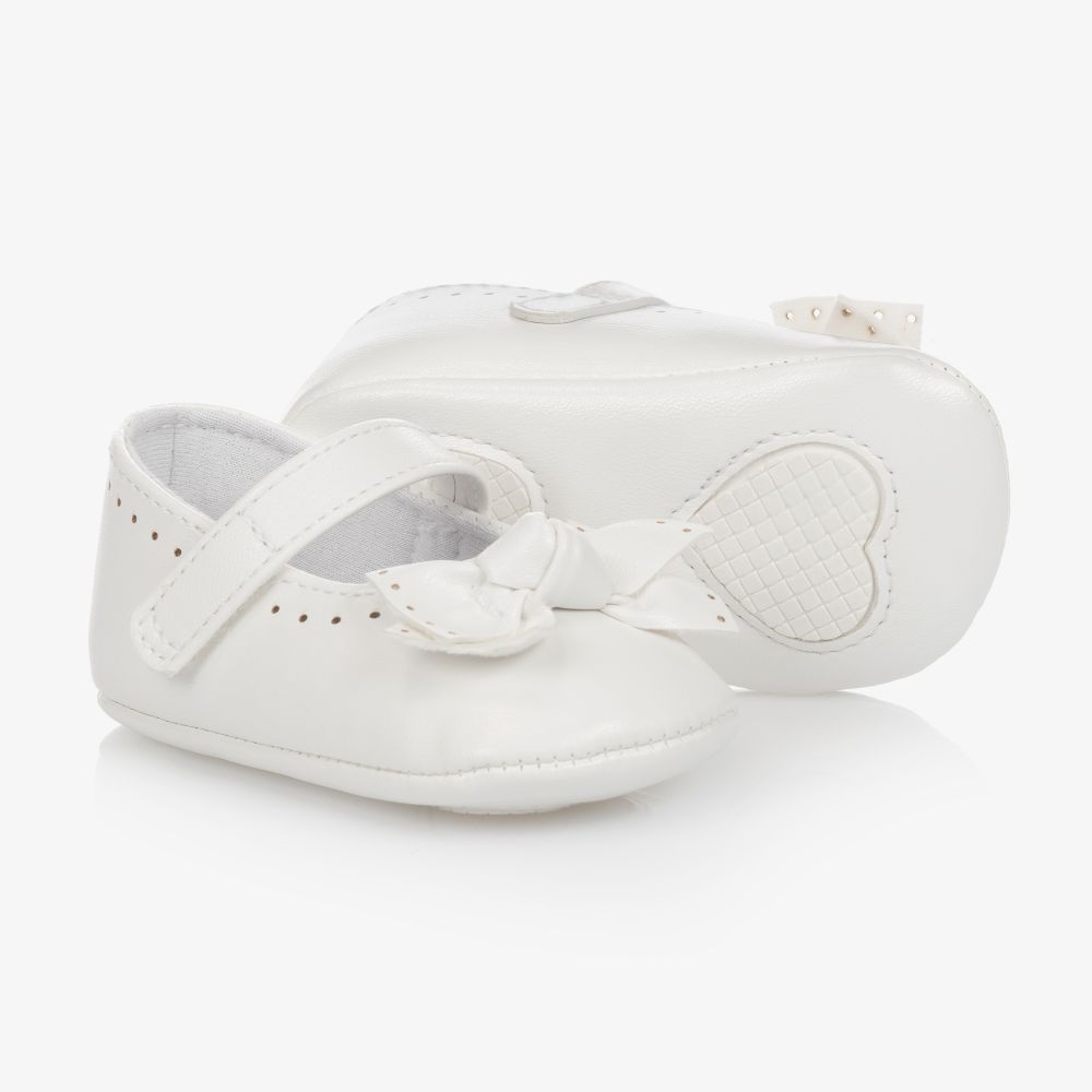 Mayoral Newborn - حذاء جلد صناعي لون أبيض لمرحلة قبل المشي للمولودات | Childrensalon