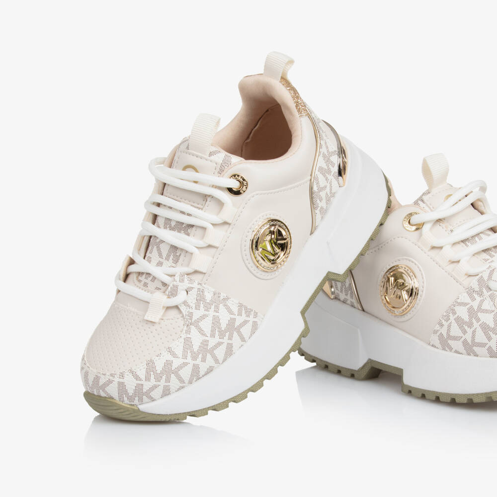 Michael Kors Kids-حذاء رياضي للبنات من الجلد الصناعي البيج بشعار مميز | Childrensalon Outlet