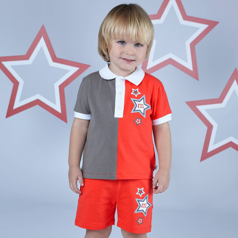 Red shorts grey shirt on sale
