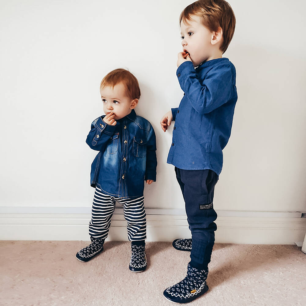 Moccis-Темно-синие носки-тапочки со звездами | Childrensalon Outlet