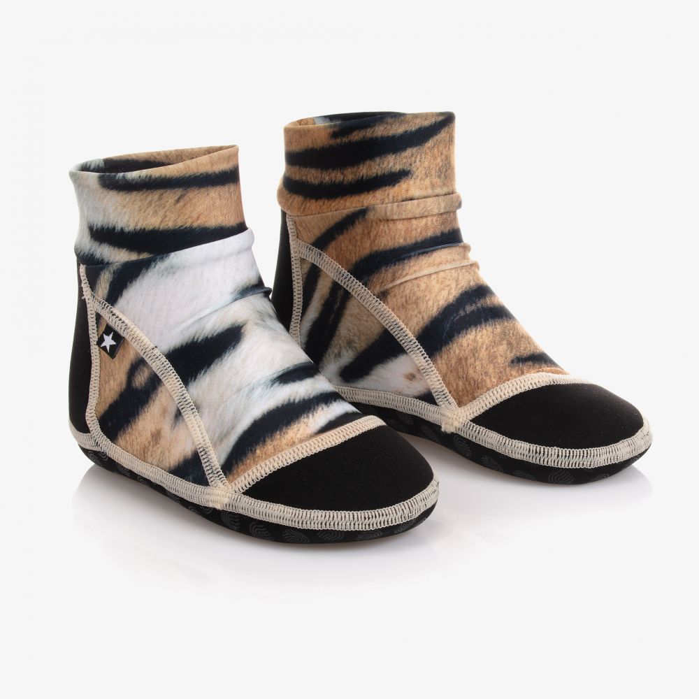 Molo - Tiger-Badeschuhe in Schwarz und Beige | Childrensalon