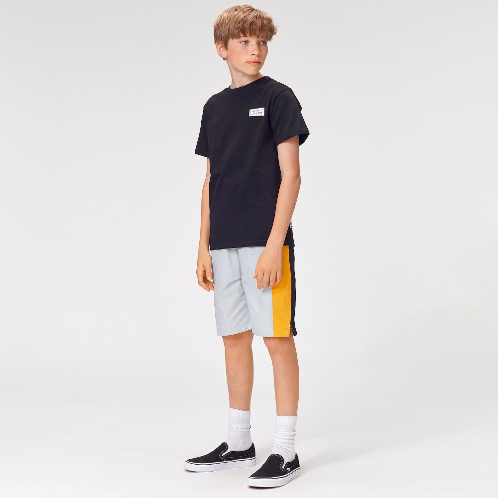 Boys in gym clearance shorts