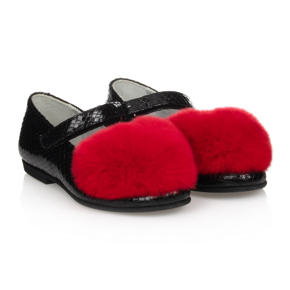 Monnalisa - حذاء جلد إصطناعي وفرو لون أسود وأحمر للبنات | Childrensalon
