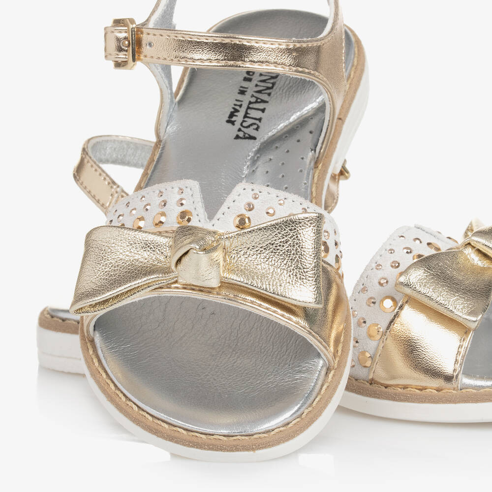 Monnalisa-Girls Gold Bow Leather Sandals | Childrensalon Outlet