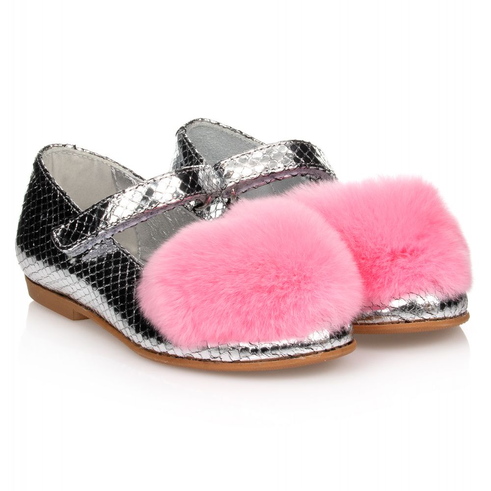 Pink shop fuzzy shoes