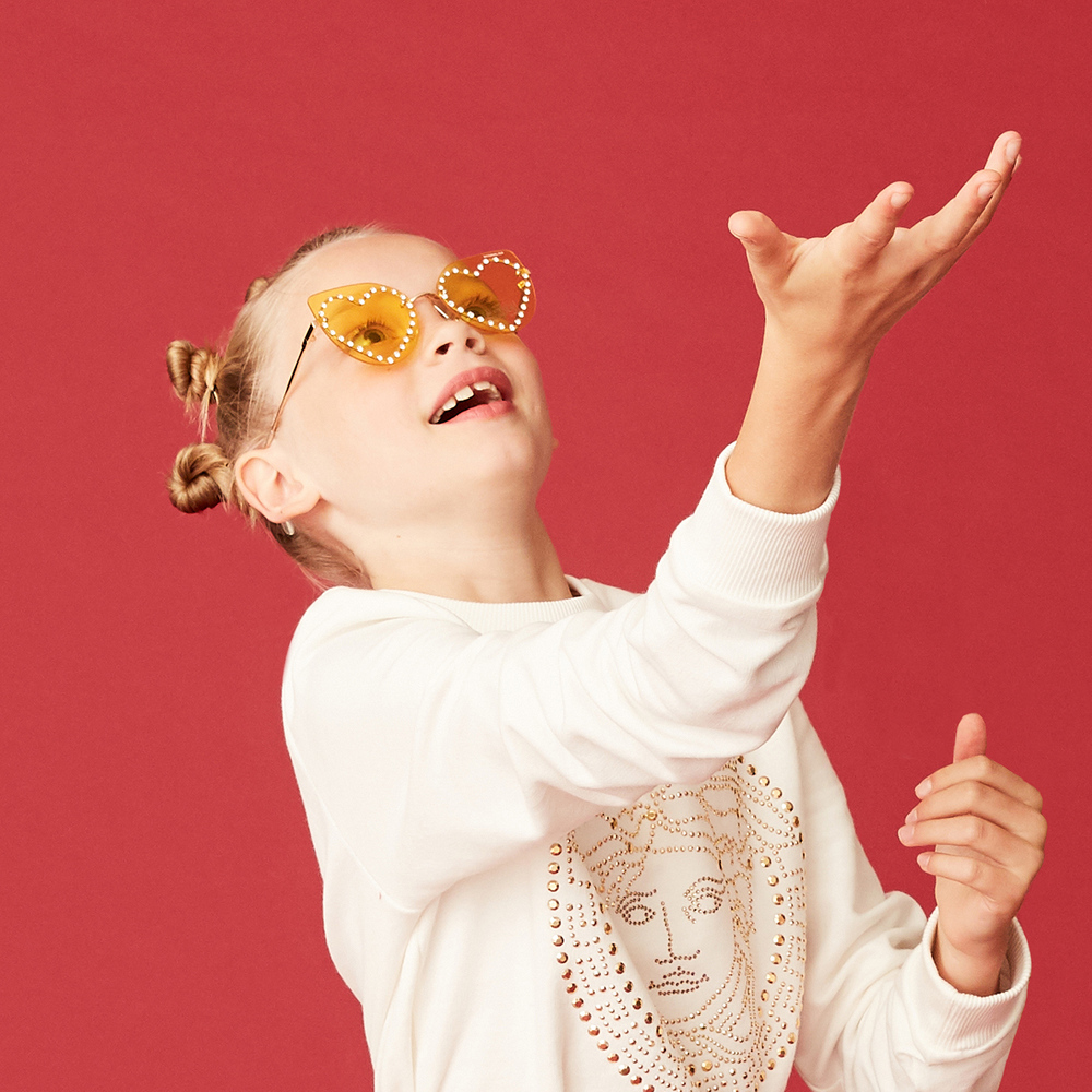 Monnalisa-Желтые солнцезащитные очки сердечком | Childrensalon Outlet