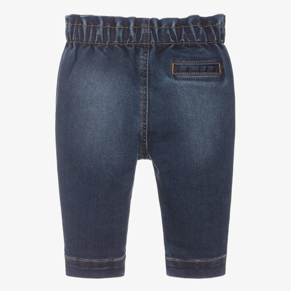 Girls pull top on jean shorts