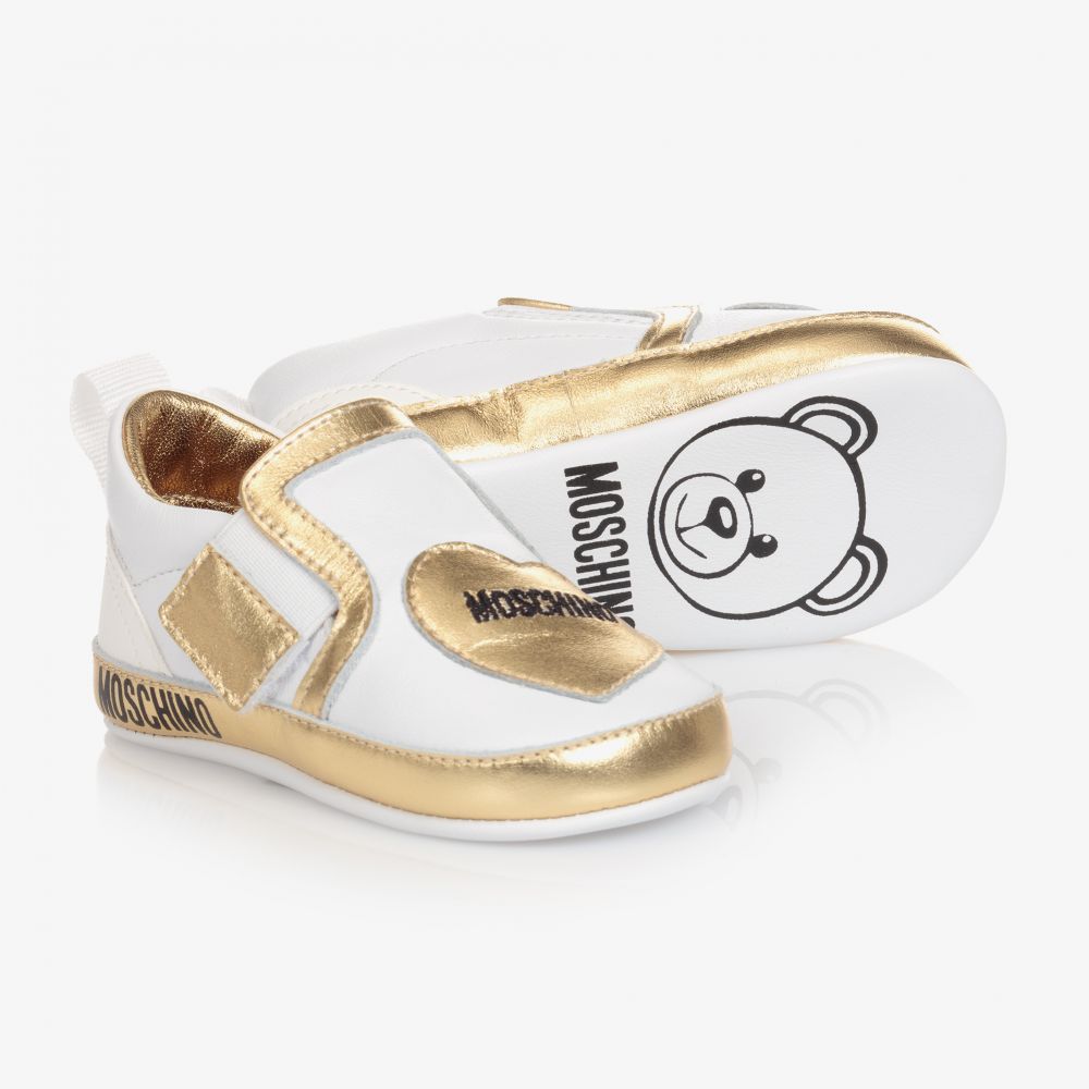 Moschino Baby - Krabbelschuhe in Weiß und Gold | Childrensalon