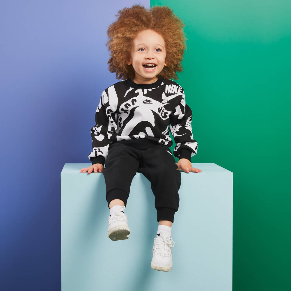 tracksuits for boys nike