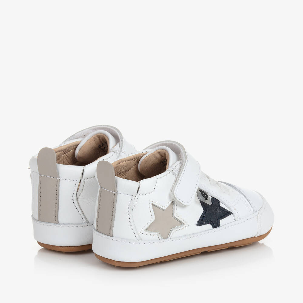 White leather deals star trainers