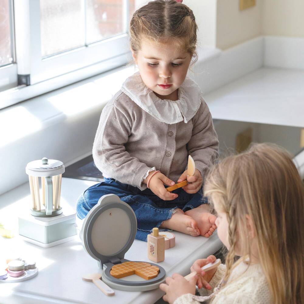 Pasito a Pasito-Sage Green Wooden Waffle Maker Toy (16cm) | Childrensalon Outlet