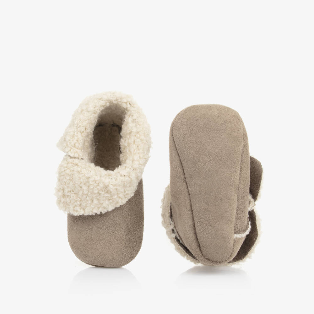 باز رودريغيز-حذاء جلد شامواه صناعي لون بيج لمرحلة قبل المشي للأطفال | Childrensalon Outlet