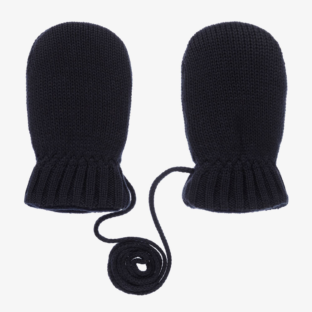 Petit bateau moufles sales