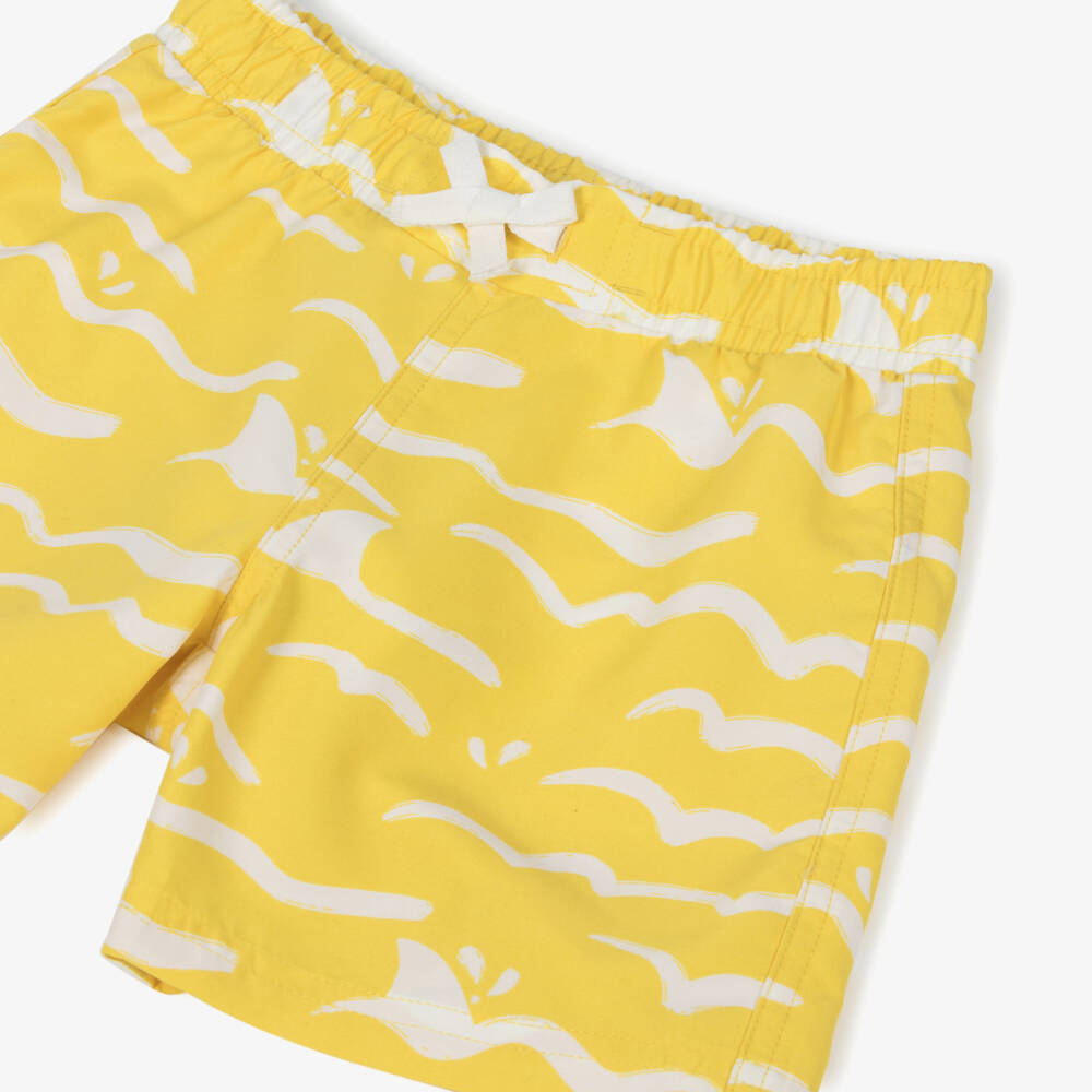 Petit Bateau-شورت سباحة بنقشة الأمواج وأسماك القرش لون أصفر للأولاد | Childrensalon Outlet