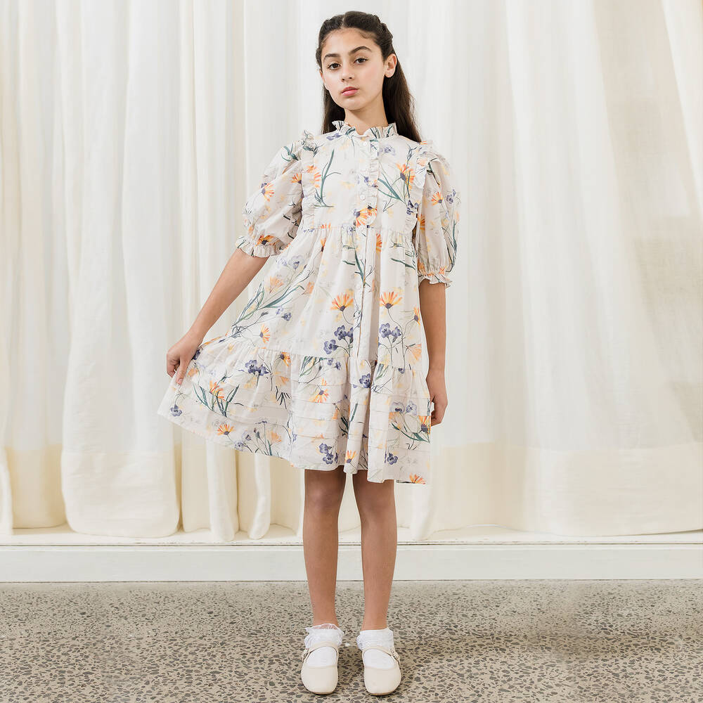 Floral dress for teenage girl discount