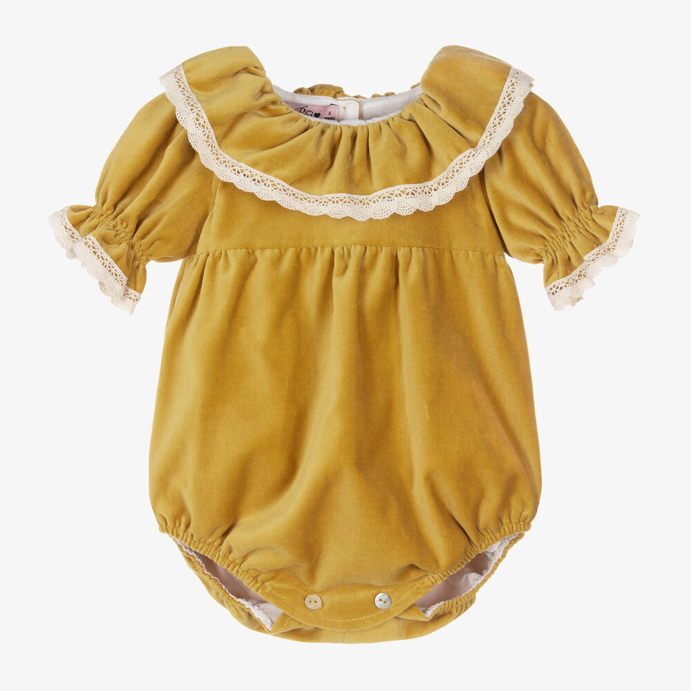 Phi Clothing - Желтый песочник из хлопкового бархата с оборкой | Childrensalon