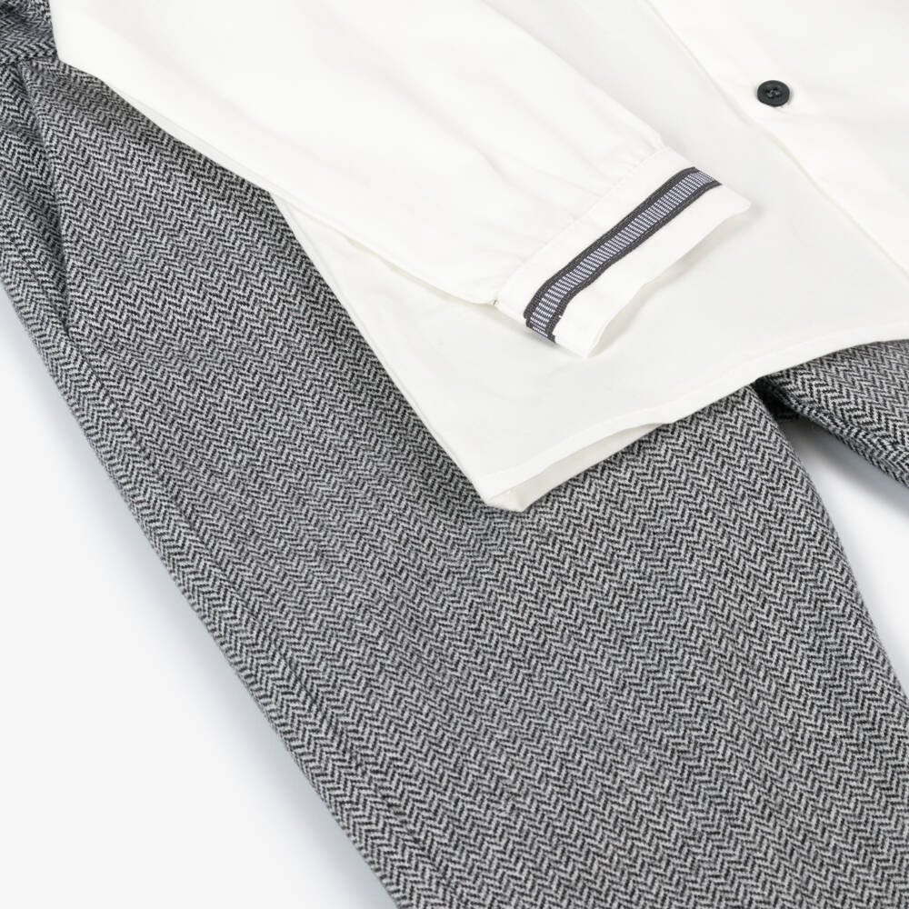 Piccola Speranza-طقم بنطلون وقميص نسيج قطن لون رمادي وأبيض للأولاد | Childrensalon Outlet