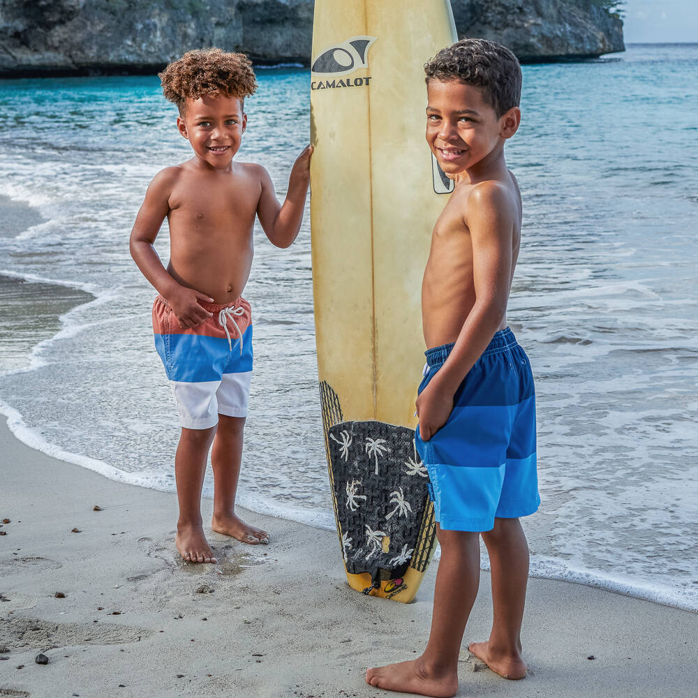 بلاي شوز-شورت سباحة بألوان بلوك لون أزرق للأولاد (UPF40+) | Childrensalon Outlet