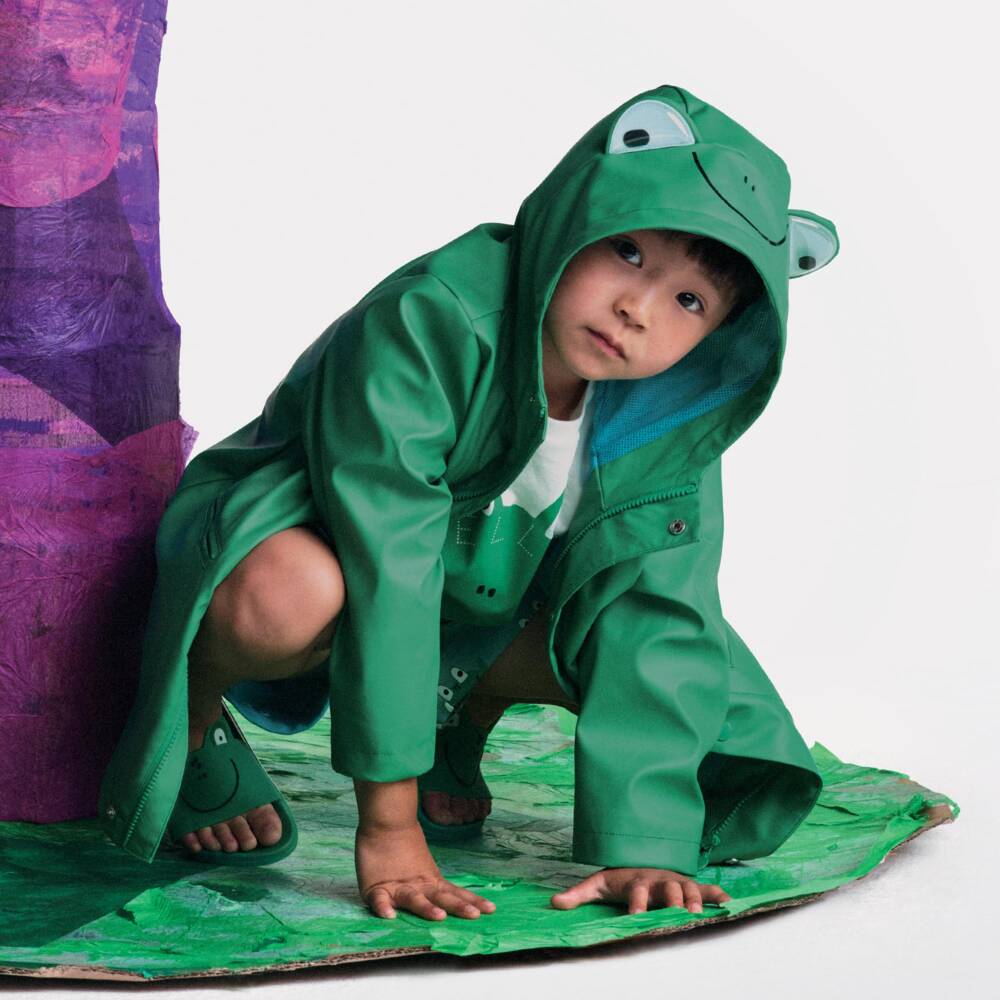 Stella McCartney Kids-معطف مطري للأولاد بتصميم ضفدع وأوراق | Childrensalon Outlet