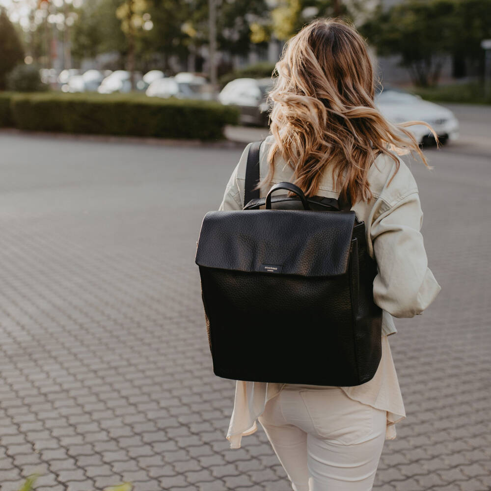 Storksak-Black St James Leather Changing Bag (37cm) | Childrensalon Outlet