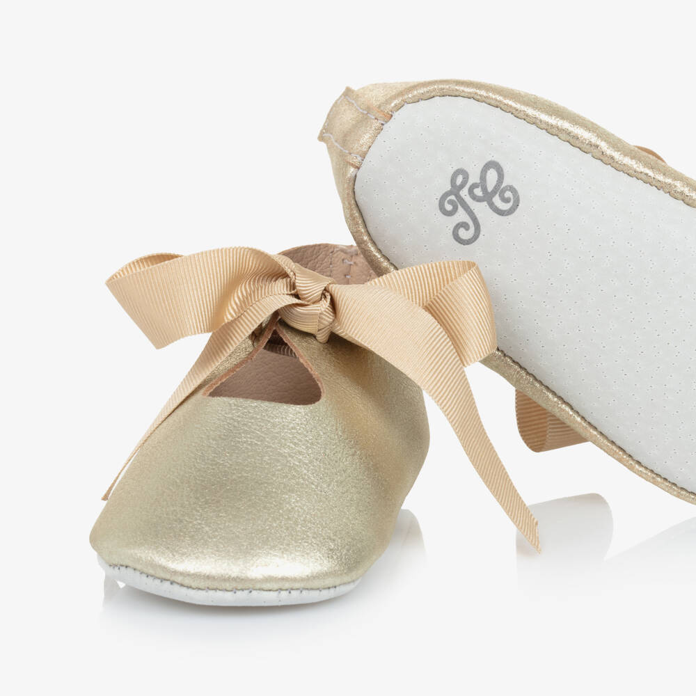 Tartine et Chocolat-Girls Gleaming Gold Leather First Shoes | Childrensalon Outlet