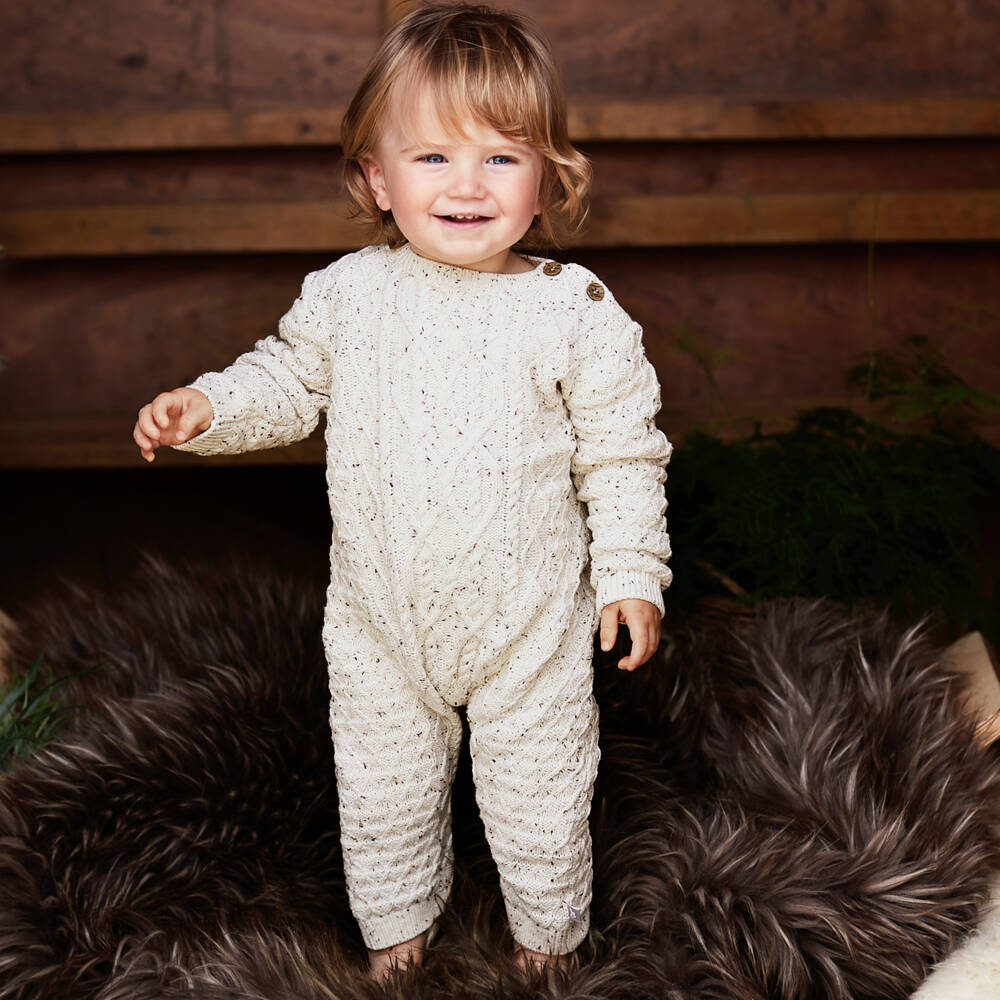 The Little Tailor-طقم بيج محبوك للرضع مع قبعة | Childrensalon Outlet